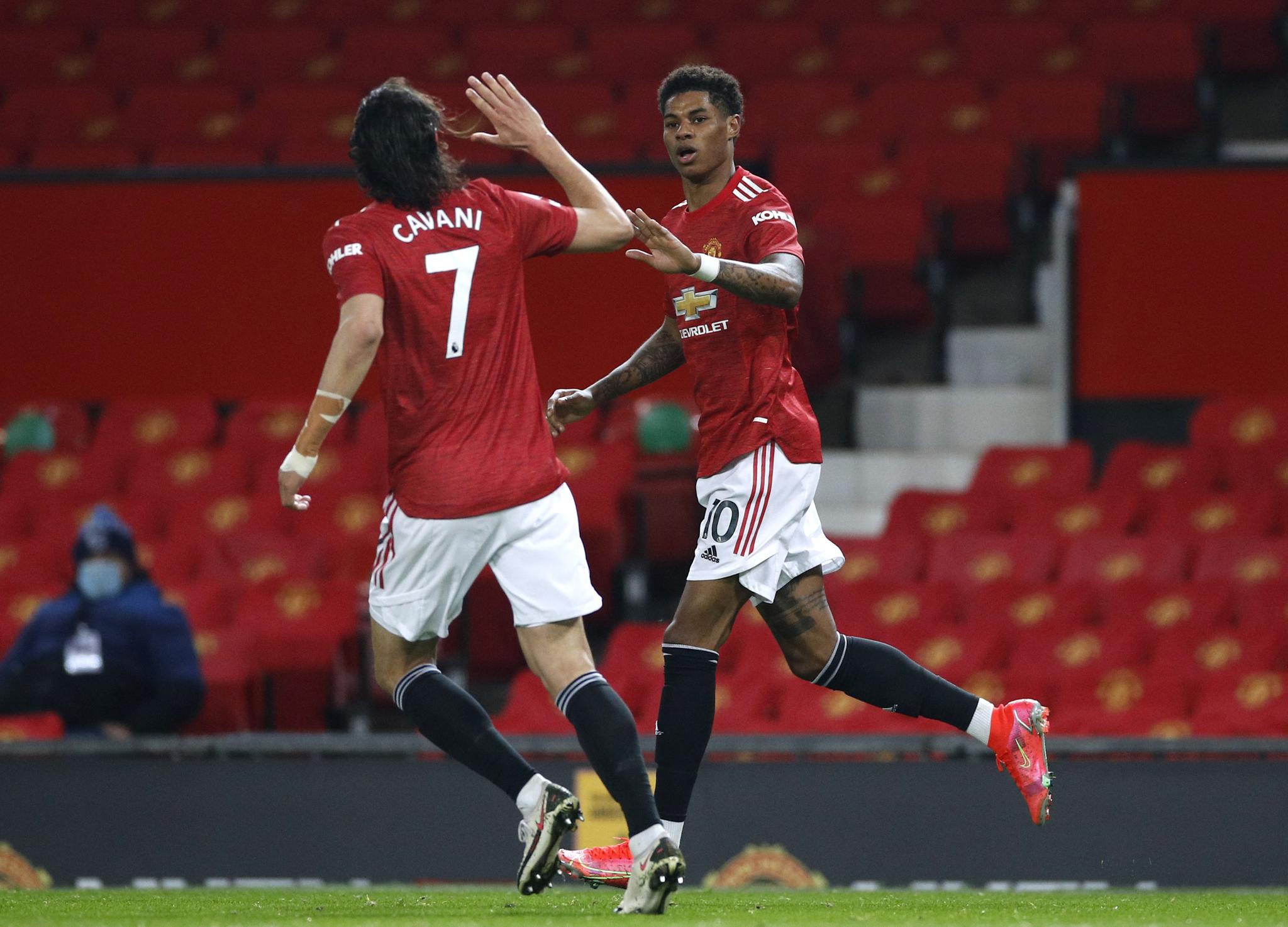 与球迷之间 与球迷之间